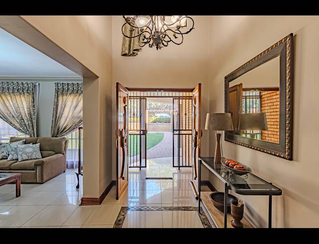 4 BEDROOM FREEHOLD FOR SALE IN MONTANA PARK